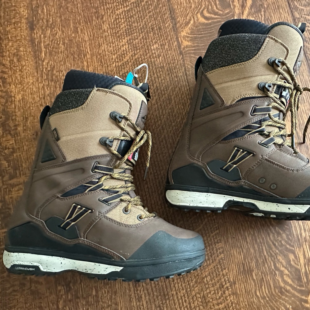 Men's Brown Vans Snowboard Boots